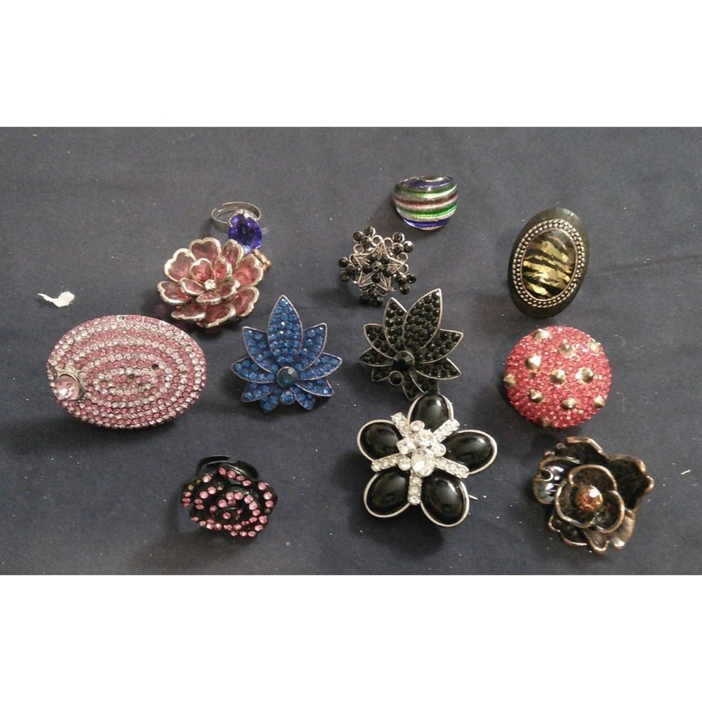12 Fashion Rings Costume Jewelry * COS Play * Dress Up * J201 ff